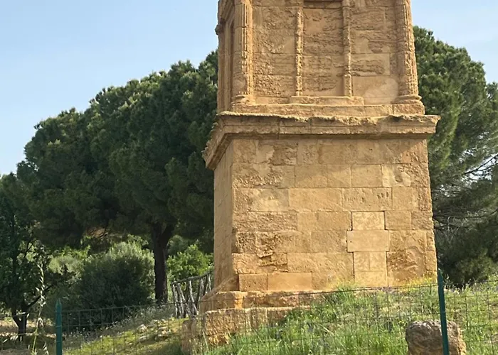 Agora Sulla Via Dei Templi לינה וארוחת בוקר אגריג'נטו