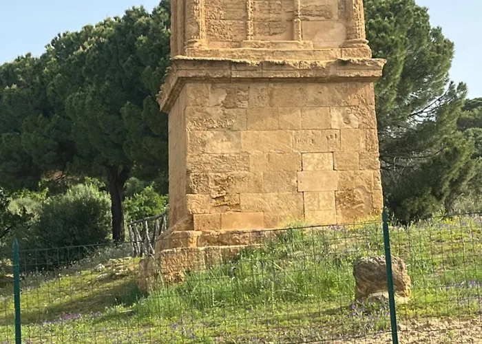 Agora Sulla Via Dei Templi לינה וארוחת בוקר אגריג'נטו